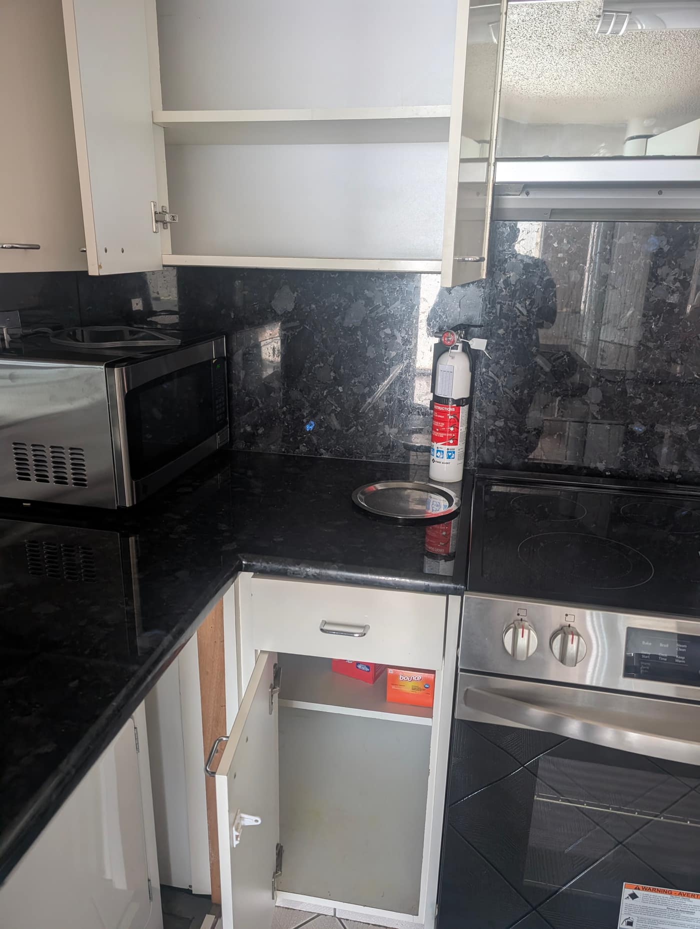 Photo of Cooking zone (cooktop and oven)